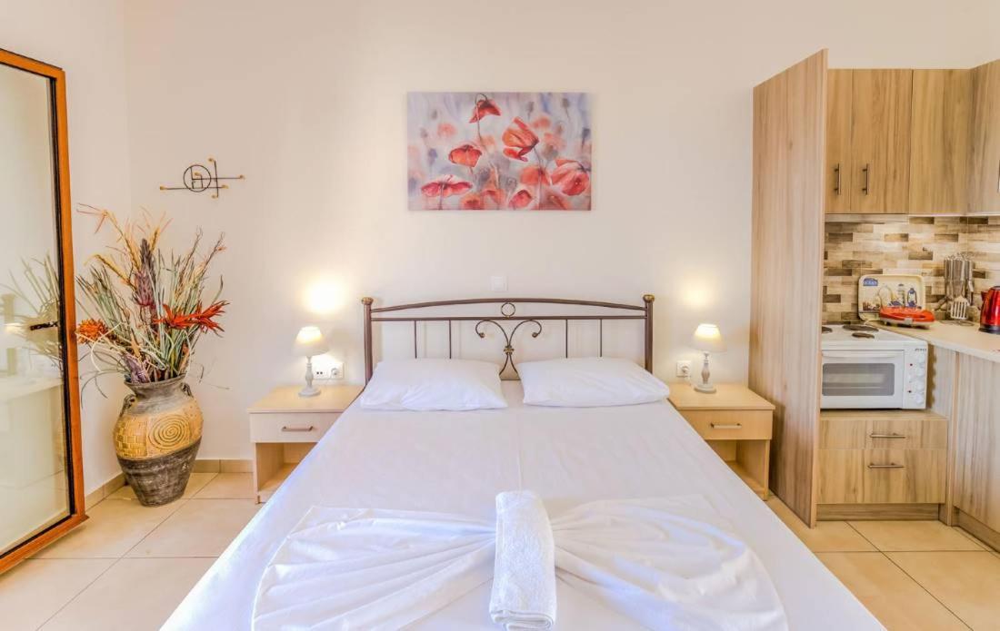 Aloustina Apartments Archangelos  Extérieur photo