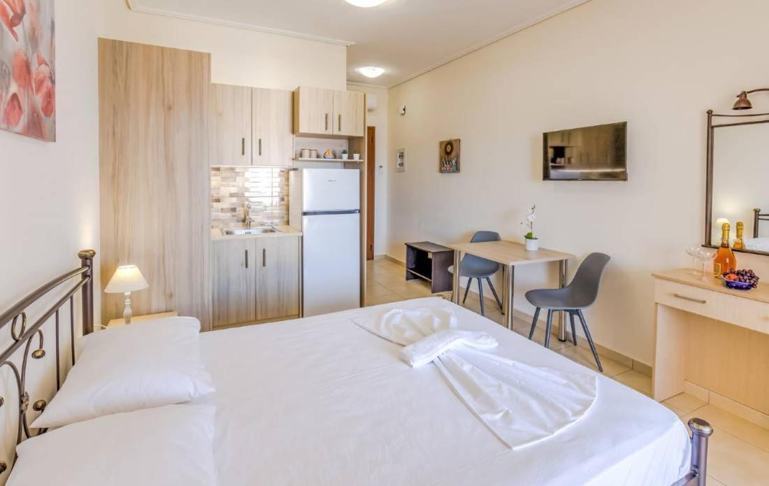 Aloustina Apartments Archangelos  Extérieur photo